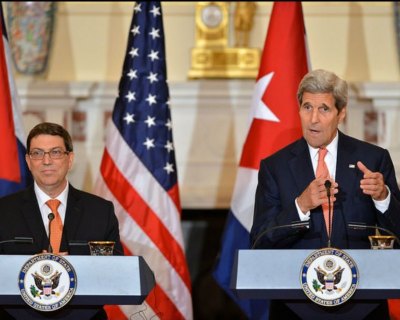 Cuba's foreign minister, Bruno Rodriguez, with Secretary of State John Kerry on July 20. Image: State Department.